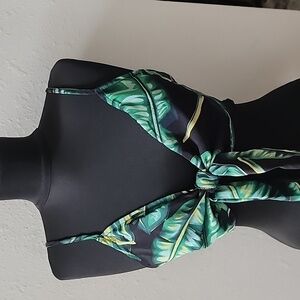PRETTY LITTLE THING TROPICAL FRONT TIE SUMMER TOP SIZE 8